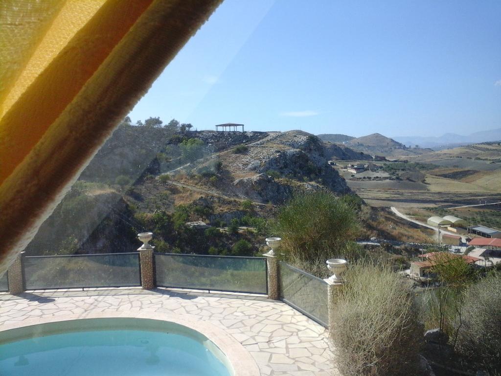 Ciuci'S Manor Villa Aragona Ruang foto
